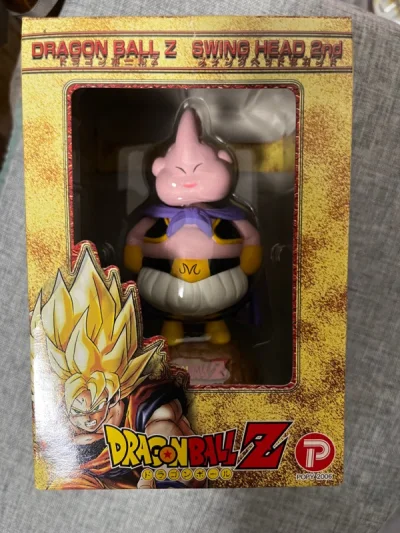 龙珠元祖篇经典场面极多，这是布尔玛指挥乌龙变身为她的模样去愚弄龟仙人，人物脸部表情惟妙惟肖，充分还原了漫画。摇头版胖布欧可可爱爱，老物经典物品颇多，慢慢的淘。