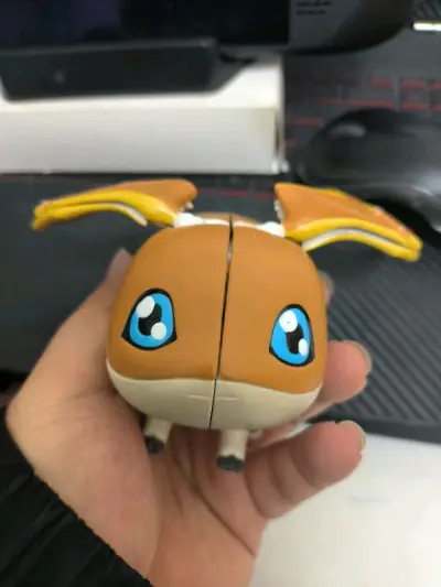 今天收到数码宝贝模型玩具超进化天使兽巴达兽，超进化模型玩具中的一只，变形非常经典，人形更是童年男神啊，哈哈，很棒的购买体验