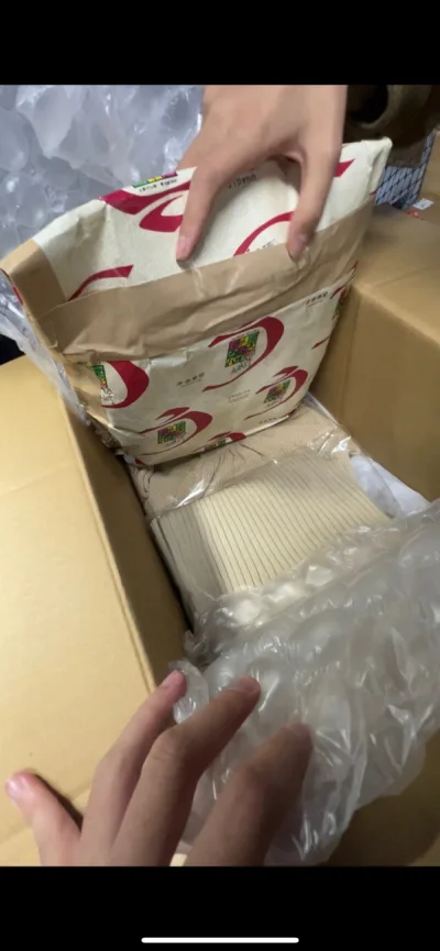 这是我第三次海淘啦，真的很期待呢，包装特别精美，客服大大遇到问题及时解答疑惑，好评哦真的很负责给力！以后我还会使用挖煤姬购物的，很放心，推荐大家使用哦！！