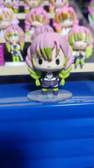 最近在收集鬼灭之刃的恋柱甘露寺蜜璃，目前已经收集到了很多款产品，这款产品是我没有的，在平台找到了，非常棒