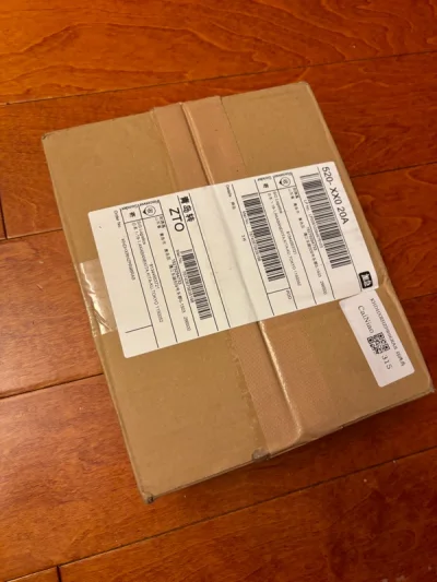 竹蜻蜓合单发货，还算挺快的，邮费真的省了好多，尤其是这种小件 打包很好 还有很多填充 包装的非常好 很愉快的一次体验