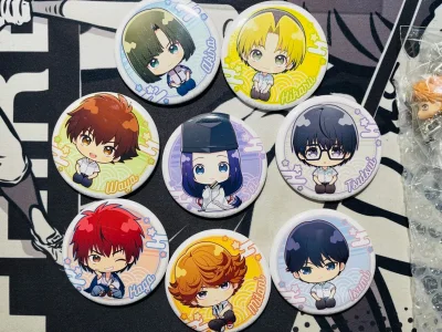 这些都是10月份通过挖煤姬购买的谷子，有骏河屋也有煤炉的，价格都比较实惠，挖煤姬下单比较快，合单走竹蜻蜓也很方便。
分别是棋魂、小排球和大振的，都很美貌！大振的挂历超大一个，特别特别好看！