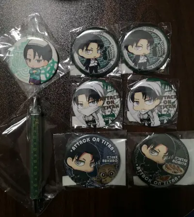 非常感谢，能买到这么多利威尔的徽章，我会好好收藏的！超级喜欢！q版太可爱啦！发货还是挺快的！2周左右就到啦！运费也不贵！