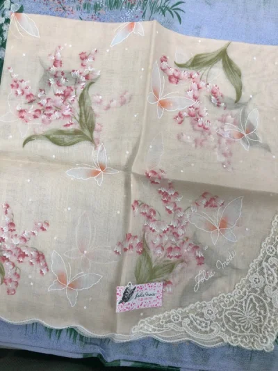 第n次海淘啦，买到了喜欢的手帕非常的开心，三个月的免费存储期非常的棒，可以在宽裕的时间内挑选自己喜欢的东西，也不用着急发货。物流包装的非常仔细，很快就到国内了。