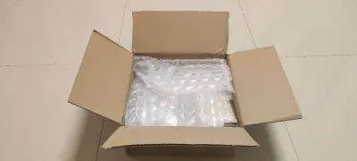 快件外观良好，无腐蚀、无贯穿性损伤。快件内部商品包装方式妥善，商品得到恰当保护。纸质卡片商品品相完好，无脏污、划伤、磕伤、压痕、弯折，边角可视程度无破碎、翘边。塑料材质商品无缺损、折痕，表面无磨损带来的粗糙感。从提交合单到收到商品大约十天，物流速度较快。下一单在任意...