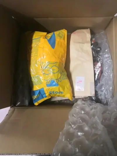 整箱都是我喜欢的，雪人蛙很干净很新，赚到了，准神幼崽很可爱，我感觉比摆件可爱，木木枭手感惊艳到我了，我甚至想一天24小时捏它（但怕弄脏，忍痛放弃）
唯一一个不满的是被阴花妹坑了，万圣兔兔没有牌