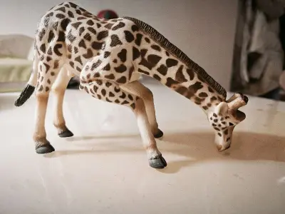 第八百多次购物体验 登记在册 非常喜欢非常感谢 说实在的 这个长颈鹿实在太好了 绝对好评 这批货卖家非常细心的包装 东西保存的也很好 如果卖家还有其它模型玩具可以一起拿出来 还会买