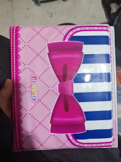 在煤炉上买到了一份光之美少女卡册，带着十周年全部的前辈卡，还有其他几套形态卡，非常的超值，在国内这边同样的价格都不一定能买全前辈卡，拿到手很开心，很喜欢这些卡的音效，之后还会继续买的