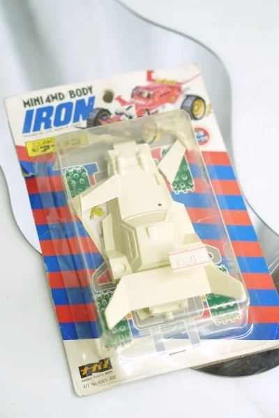 一共买了两个模玩 一起打包合单了特别方便
采用了专门的箱子进行打包 泡沫包裹着很厚实
拿到手上没有损坏 甚至八角尖尖还很新哦
展示下来自有井社1/20比例四驱车 真的不错哦

#挖煤姬日淘# @挖煤姬