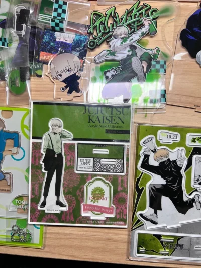 虽然很不走运被税了，但是谷子真的很貌美。
看到外箱破了洞的时候被吓了一跳，好在里面的谷子没事。樱花妹包装的好严实哈哈哈哈 很让人放心☺️
今后还会在挖煤姬上切切切的～