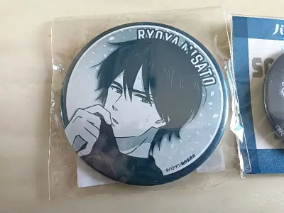 很满意的一次购物！货物都很对，吧唧没有明显的损伤，美里超帅！！！《后空翻》超棒！！！期待下一次的购物！