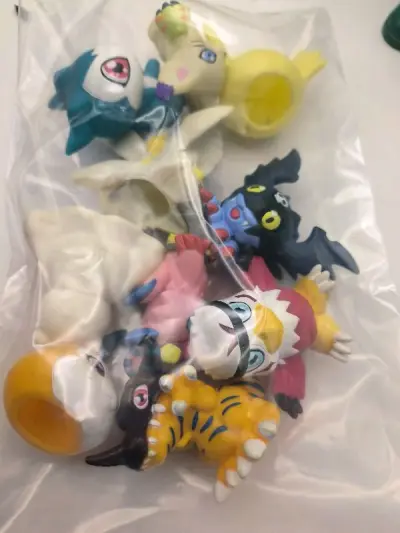 今天收到数码宝贝纸人玩偶，哈哈，太有意思了，q版造型让人爱不释手，还能套在手上来个指上剧场，太喜欢了，挖煤姬yyds