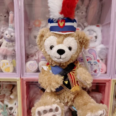 脸超可爱的鼓号队！还有圣诞礼物盒的雪莉玫！这款真的是我的心头好，浓浓的圣诞元素，礼物盒盖子上的毛毛超级好rua，正好可以赶上圣诞节拍照了！