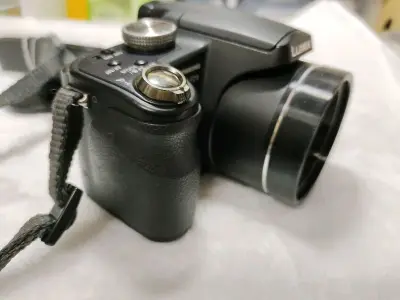 老常客ccd
这次买了个松下fz18，大块头，有点单反的感觉，其实是个ccd小长焦嘿嘿嘿
还有四个有各种各样小毛病的索尼哈哈哈，但是顶不住价格太香啦