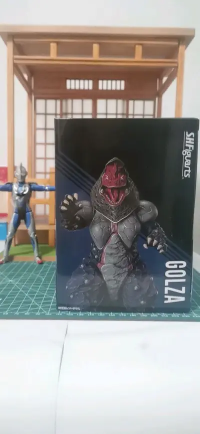 迪迦奥特曼第一集登场的怪兽，造型特别独特，应该是国民记忆里印象比较深的怪兽了，家喻户晓的迪迦曾经两度和他作战。