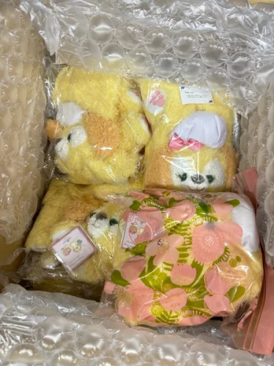 第八次在煤炉买饼饼啦！11/18发的海运，昨天收到的，超级速度~包装一如既往牢靠，大纸箱+慢慢的泡沫纸，超级安心嘟~
#挖煤姬##挖煤姬#