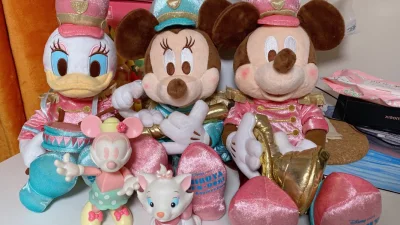 这次选择的分拨运输，三只乐队娃选择了竹蜻蜓运输方式，非常方便快捷，竹蜻蜓适合少量的小件商品每一个环节都会有物流记录，比海运快很多，且不用担心还过海关的被税问题！
三只娃的包装也非常的安心外箱非常的干净，包装的非常厚实，牛皮纸箱里面也有多层气泡膜保护商品，三只娃的品相...