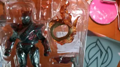 这次购入的是sic驰骑，由竹谷隆之监修，相较于原设，对造型进行了大幅度的修改，对跑车的主题更加明确了，且不同于以往的东方风格火焰更加为其增色，满意的体验