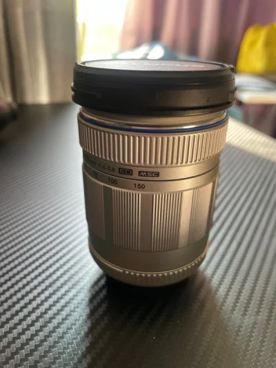 第一次用挖煤姬，内地现在镜头总体涨价，所以本来抱着试试看的心理结果真的感觉打开新世纪的大门！！本来还很忐忑结果到货之后一整个经验住！选择的是EMS快递很安全也很方便直接就给寄到了公司。到货之后真的是跟描述一样的美品！！UU们遇到不错的就赶快下手！！