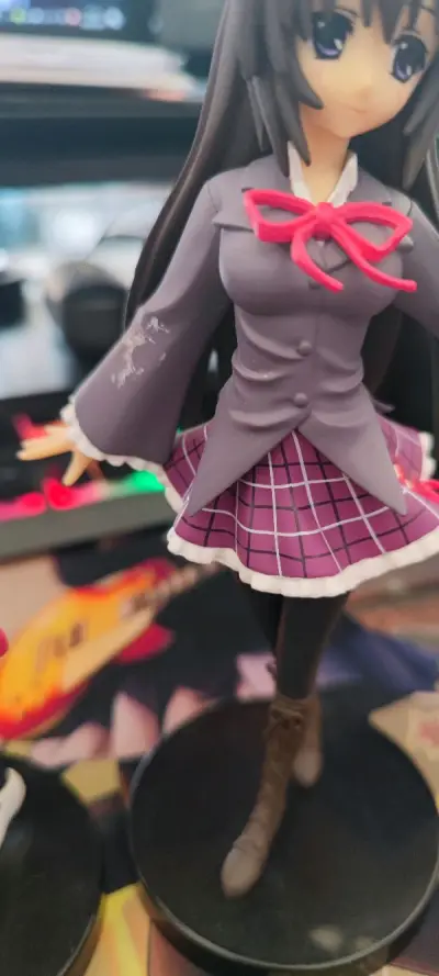 快递还算平稳 但还是磕碰了一些 蹭到了 也有的地方断了，已经自己修复了 不影响观看就行了 还是好评啦！！！