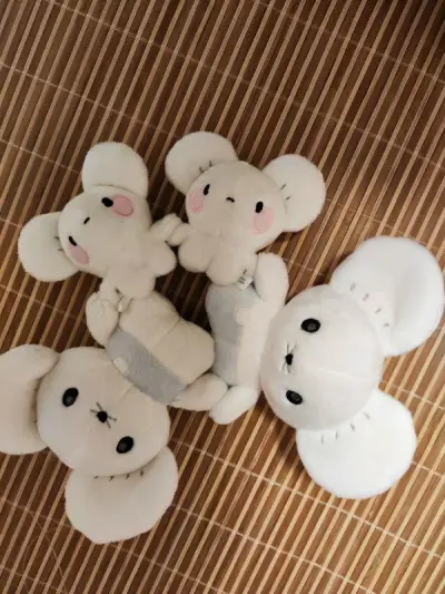 非常满意，wakka的磁吸一家鼠毛绒非常完美，手部带磁吸，而且毛绒版型完美，毛质柔软，标配完好。fit的三蜜蜂和蜂女皇也非常完美，下次还会选择的。