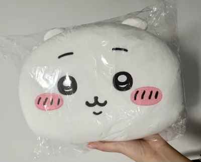 第一次用海运好慢好慢 主要是有一个抱枕和一个星黛露s号玩偶，星黛露超大，骏河屋收的有标签的，已经洗过了，还有几个小的扭蛋，美中不足是其中一个扭蛋骏河屋给我发错货了，哎，明明要的是流星小八，结果给我了一个没听说过的小八扭蛋。