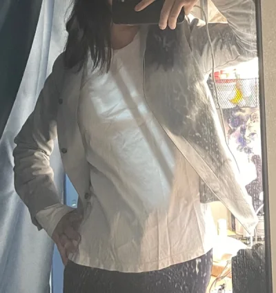 都不知道这是第几单了，但是淘到了特别好的东西是真的。好棒的外套！同牌子类似款式在xy中古店家那里至少四五百，这次只要60就买到了。特别特别好很精致很有细节的衣服！