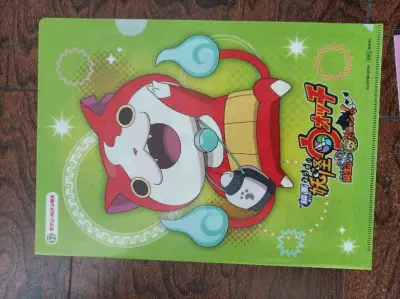 妖怪手表一堆卡片 实物的手表第一次见到 真的很好呢 也ring重的 运费也相当可观但是还是比书好一点 书的运费才是真的吐血