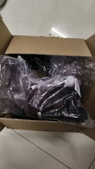 包装一如既往的严实，没忍住又下了一单，淘到了卤豆腐很可爱还是全新，合单发货时间需要等很久，但是发货后没两个礼拜就到了，竹蜻蜓确实非常的便宜，很不错