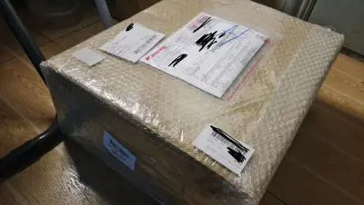 挖煤姬第二单，依旧是一键切煤，非常丝滑。合单发货这次等的有点久，希望下次可以快点吧。走的空运，十几天就到了，也非常快了，交完税后过关也很顺滑。打包一如既往的好，箱子非常厚实，外面包了气泡膜，到手后四角尖尖，里面的东西也没有磕碰痕迹。包包非常好看，爱了。