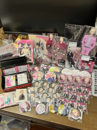 物流真的比我想像的要快很多 而且出物咪們都很好！包的超級嚴絲合縫！非常滿意！以後會在這個平台上多多切煤 拿下夢情！開心