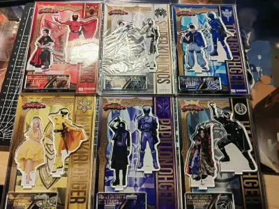 很快啊很快（那种语气）依旧是切的小盘快速空运回了，不过没想到六个立牌给了好大一个箱子啊₍˄·͈༝·͈˄*₎◞ ̑̑期待其他的到货！