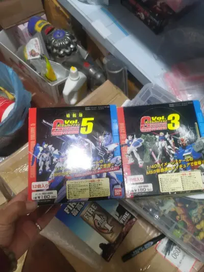 全新未拆的GC盒蛋，非常稀有了，这还是盲盒类型的。散货有很多，整盒未拆的就不多见了。推荐挖煤姬，竹蜻蜓速度快两盒运费还便宜。