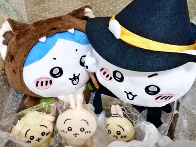 连着两天都收到竹蜻蜓，被宝宝包围真的太幸福啦。这次帮朋友切了两只比较大的玩偶，本来以为会是运费炸弹，最后竹蜻蜓审核顺利通过，包装很严实，宝宝们安全到家。竹蜻蜓赛高~