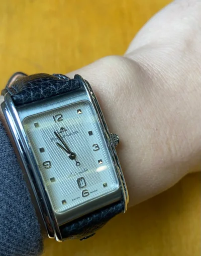 可以，是自己想要的商品，希望客服等待时间短点，沟通体验好点，已经购买多个商品，基本还算符合，有的超过预期，有的商品失望，总体满意