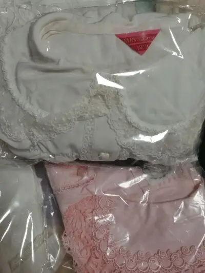 下单速度特别快，抢到了好多白菜，中古价格真的是太香了！物流很给力，就半个月，樱花妹保存的还可以，包装很严实，买过很多次只有个位数踩雷！希望以后还能淘到美美的裙子们！