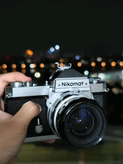 很愉快的一次购物体验，成色不错，功能都是好好的，热靴是自己配上去很帅的呢，喜欢的可以考虑买一个来玩玩