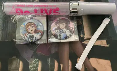 挖煤姬买的第6单啦，切煤速度很快买到了便宜的特典色纸，竹蜻蜓还是一如既往地稳，付完邮费两周左右就送到啦！