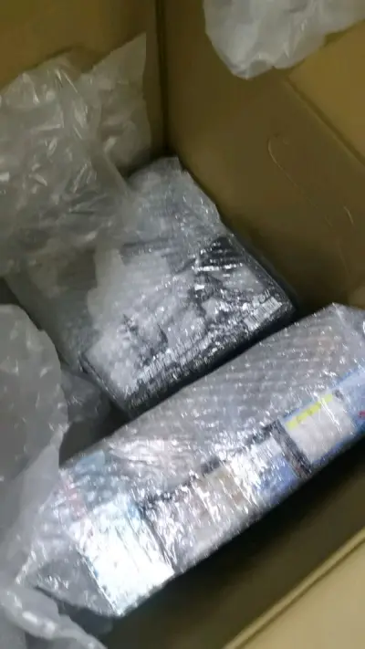 包装的很好，没啥缺点，比较满意，希望以后有运费券这些活动，这样运费可以便宜些，这次没有盒损，玩好无损送到了嘿嘿！