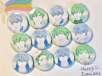 切到了小梦情白衣立牌！还有特别特别喜欢的可爱线稿！现在已经收到16个噜ʕ̯•͡ˑ͓•̯᷅ʔ五人吧唧是特别好价挖到的！虽然状态不是很好（）还有一直特别喜欢的tym( ꈍᴗꈍ)我亲亲宝宝呢！(◕દ◕)