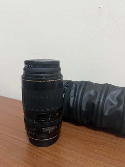 第一次海淘?心里七上八下，怕被税也怕出现货不对版。
不过是幸运的，物流选是EMS，过海关后很快就到了，包裹保护的很好，总体是一次不错的购物体验。
镜头外观成色不错，通透无霉，对焦也很快。不过年代久了有一点垂头，这个焦段的话在演唱会内场勉强够用。
出图色彩真的很棒，放...