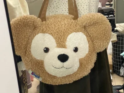 太爱我们这边的海关了 一箱子东西 依旧是无税丝滑通过这次合单有一些慢 但是快递?三天就到手里啦！！！这个速度真的是爱了?真的忍不住在挖煤姬剁手下单！！第三单紧接着就要发出啦！！ps：这个ccd我真的爱死太太太新了 帽子也好好看?