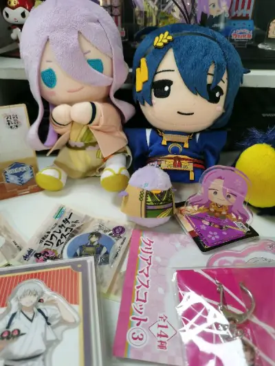 物流很迅速，东西都包的好好，完好无损的从海的那边到了我手上，好价挖到了我不小心弄丢了蜂须贺抱抱，还有各种亚克力立牌，亚克力脑袋真的最爱立牌了