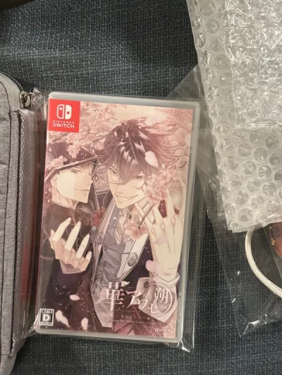 万众瞩目的花牌终于到了‼️因为等不及了直接发了航空小包，时效果然迅速，就是贵了点。不过这下就可以美美开打咯！