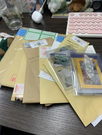 每个月最幸福的就是拆挖煤的包裹
很神奇明明知道里面是什么
但是还是充满惊喜哈哈哈
速度依旧很快！有了挖煤姬再也不怕买不到小卡了哈哈哈哈哈哈哈
非常非常好！