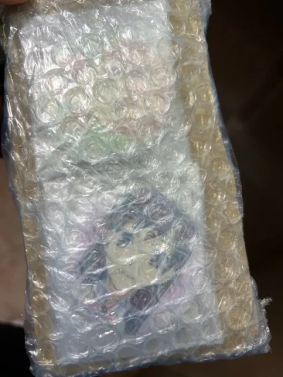 切煤速度很快，买的是终将成为你Ani-Art的吧唧。谷子拿到手后也没有损伤，运输速度也不错，竹蜻蜓邮寄很方便，国际国内一次性就运回了。并且在购物过程中，比起其他平台，筛选掉了已经被购买的物品，购物体验很好。