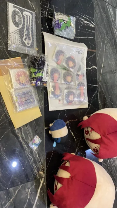 挖煤姬的包装真的没话说，包裹的特别好 用了许多泡沫纸，几个玩偶也是特别可爱，在这个平台上经常能很容易买到一些可爱的小东西，代切非常迅速，非常满意