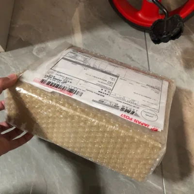 这是最近非常期待的一个包裹，担心路上包装被压，尤其是那种比较扁的箱子，接到货后一看是这种比较高的小箱子，就知道稳了。嘎嘎好，知足了