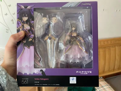 这款十香是可以动的，特典的是有多一个脸的。模型小而精致。而且可玩非常的高。非常不错的一款figma。会在买一个特典款。