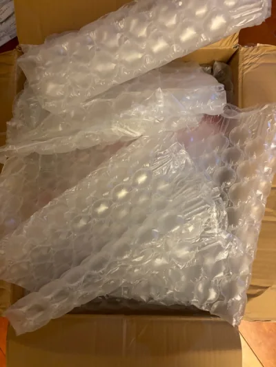 这次选择的海运，比预期的速度快一些，包装很好，填充物很多，盒子外盒也都很完好，卖家还放了很多赠品 很开心